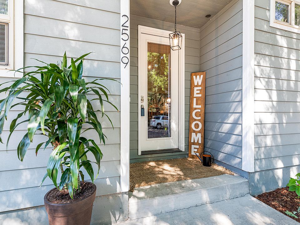 1st image of 2569 Parkwood Village Ln