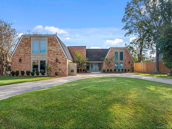 2nd image of 1305 Springwood Ln