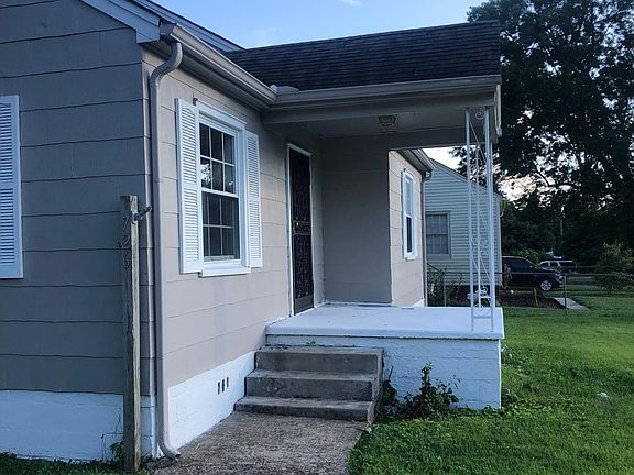 3rd image of 726 E Quincy Ave