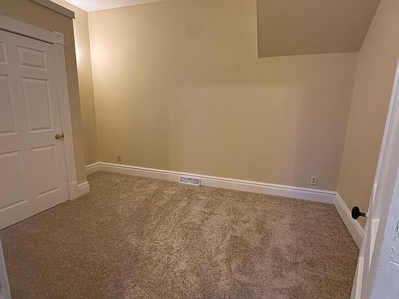 3rd image of 608 W Kalamazoo Ave APT 1