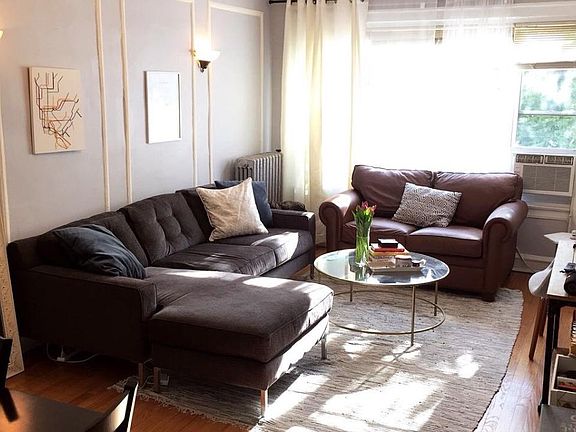 3rd image of 3449 N Elaine Pl APT 201