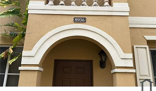 2 bed, 1120 sqft, $2,600 — Photo 2