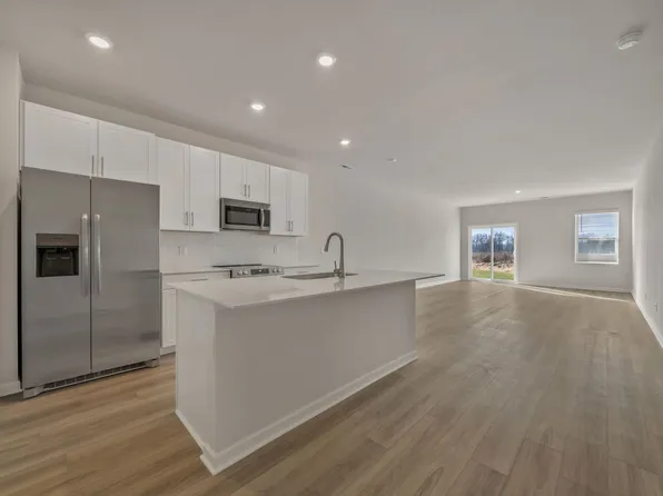 620 Shoemaker Ln, Clarksville, TN 37043