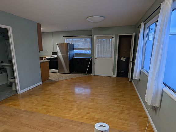 3rd image of 5635 San Diego St