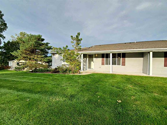 3rd image of 1107 Lake Shore Cir