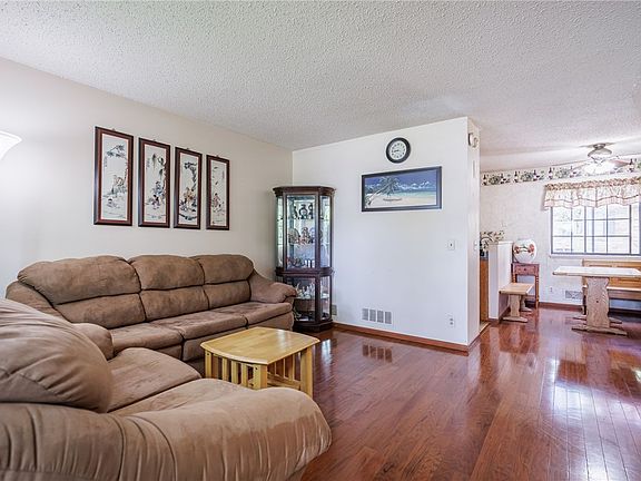 4th image of 380 Surrey Hill Way