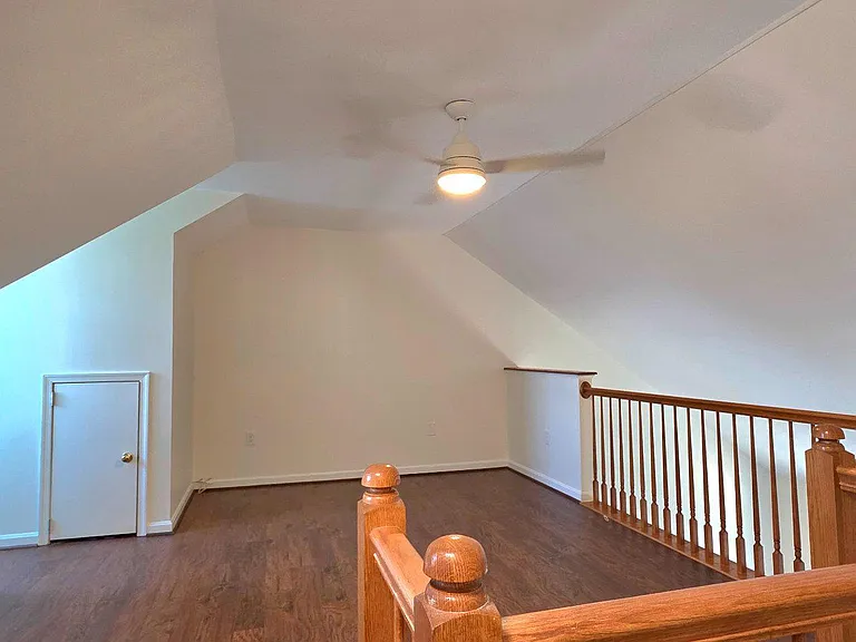 6008 Raina Dr — Photo 17