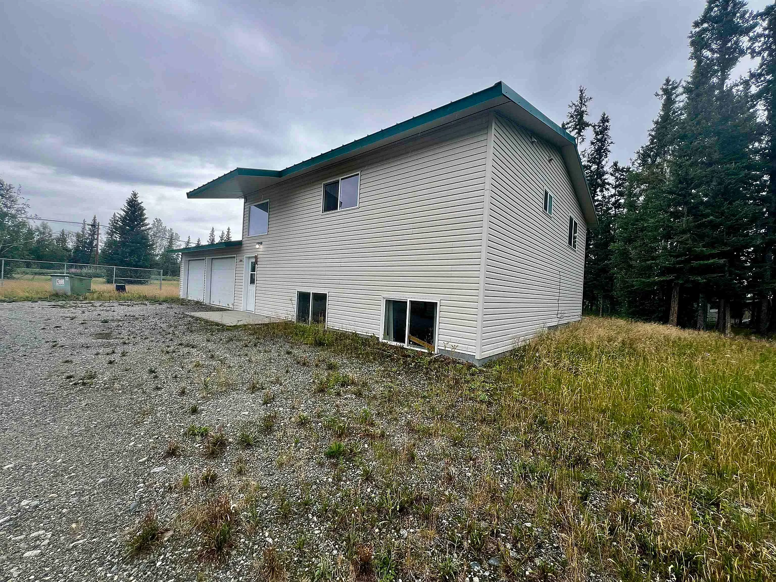 3 bed, $2,300 — Photo 3