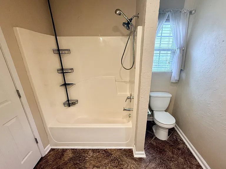 1928 Sir Michael Dr — Photo 16