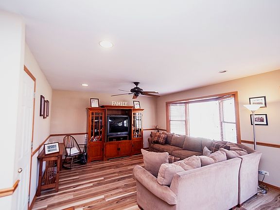 5th image of 30446 N Oak Grove Ave