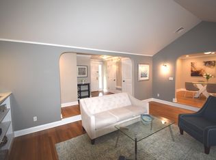 370 Woodland Rd #1HOUSE, Chestnut Hill, MA 02467