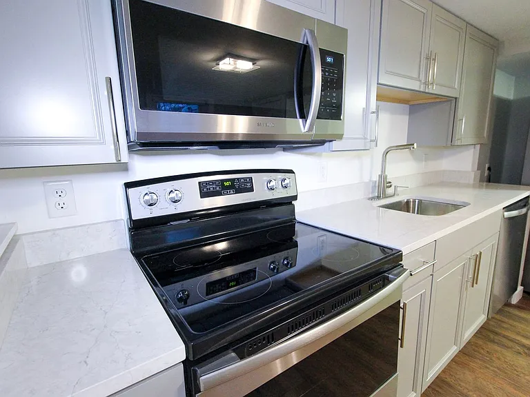 230 Bryant Ave — Photo 41