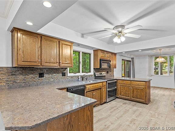 5th image of 26 Walkers Cay Dr