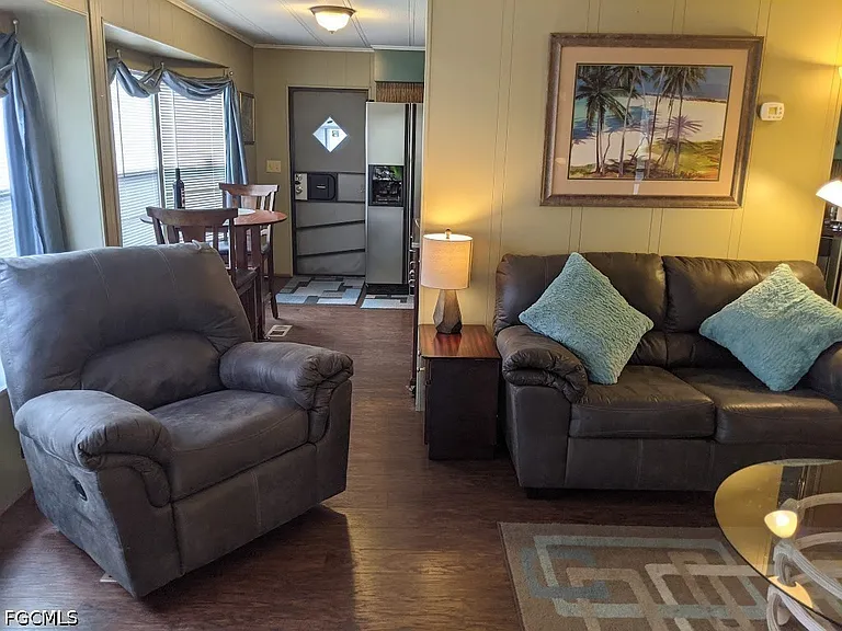 10011 Merion Ct — Photo 9