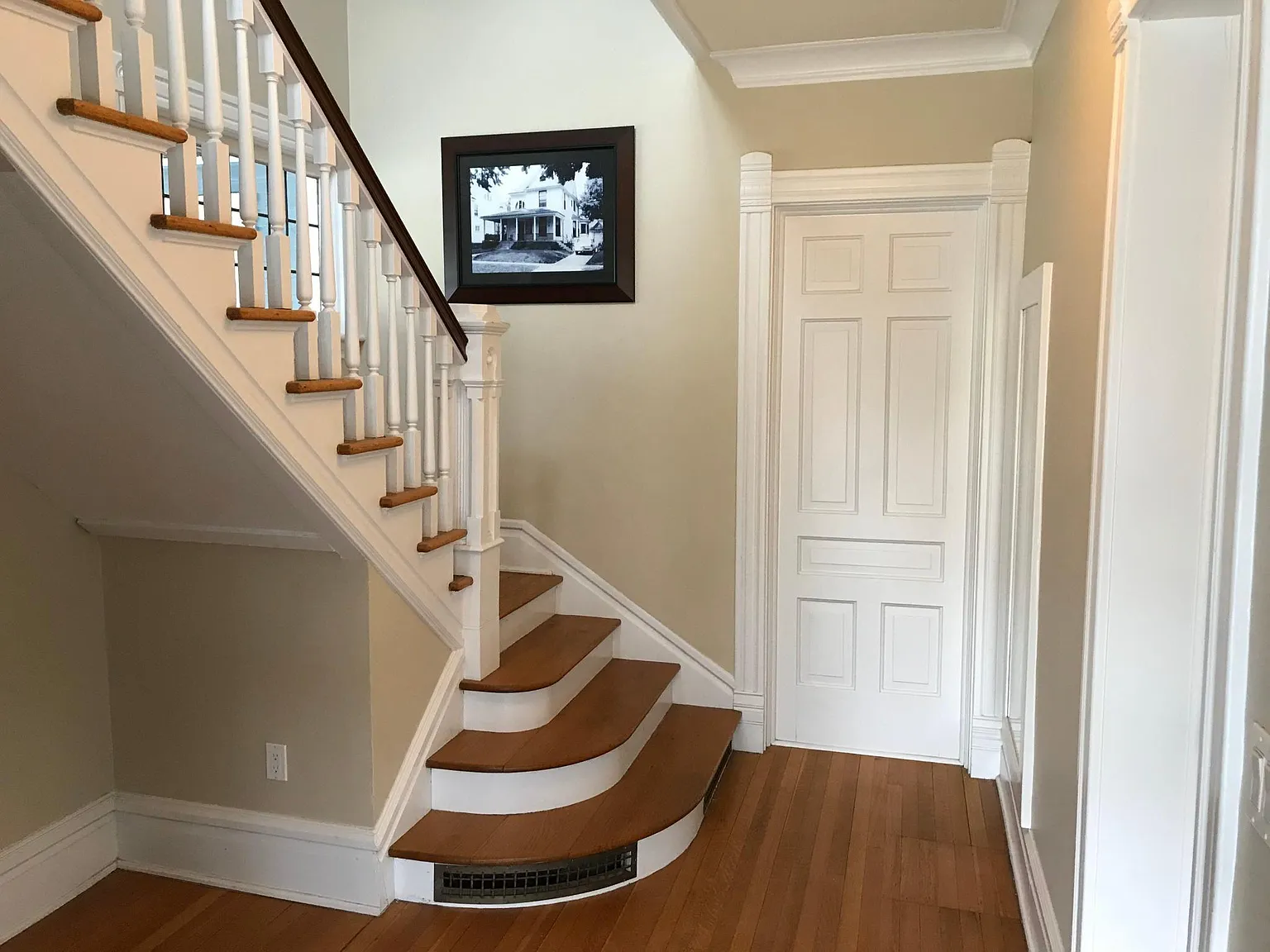 521 Paris Ave — Photo 3