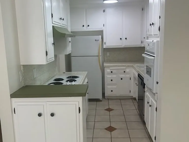 Classic West Hollywood area Apartment complex Walking Distance to Cedar Sinai — Photo 9