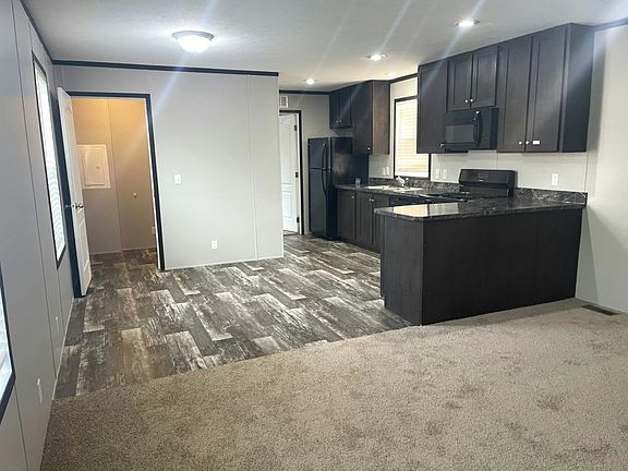 3rd image of 556 Linda Ln