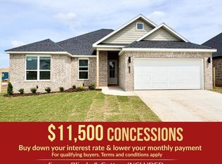 1808 Farmer St, Pea Ridge, AR 72751
