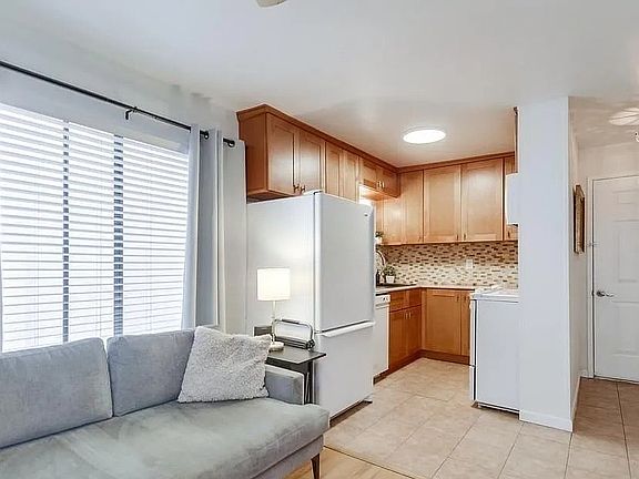 3rd image of 4586 Hawley Blvd APT 4