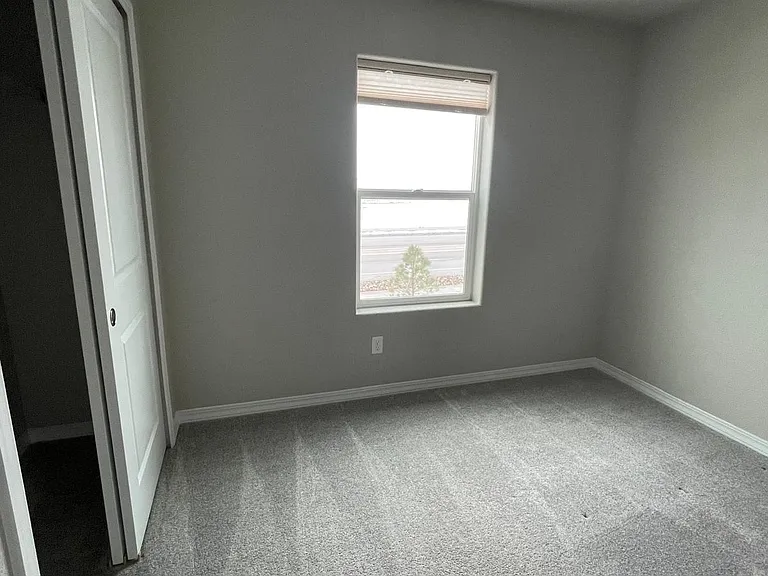 8658 Blue Feather Loop — Photo 17