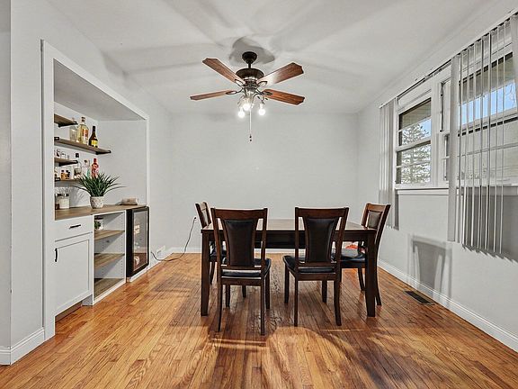 3rd image of 2463 Kinney Ave NW