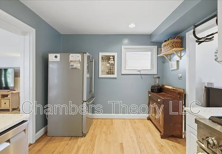912 N Lexington St — Photo 11