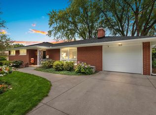 328 E Briar Ln, Green Bay, WI 54301