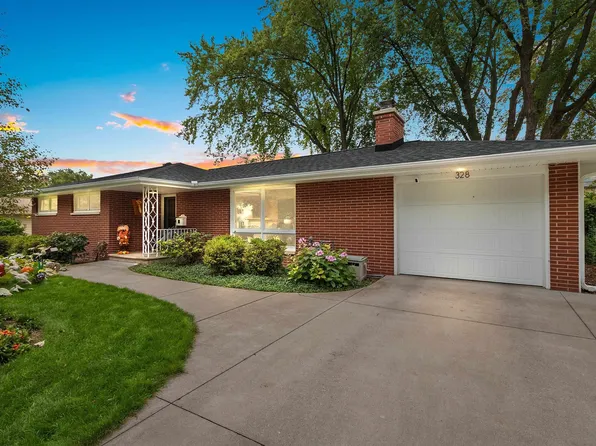 328 E Briar Ln, Green Bay, WI 54301