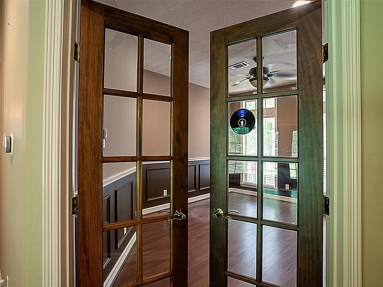 289 Broadmoor Dr — Photo 21