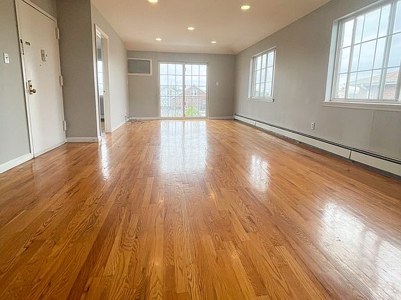 4th image of 19-31 76th St #3R