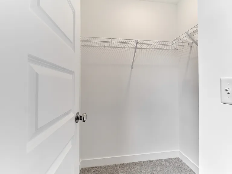 422 Eisenhower St — Photo 24