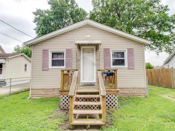 108 E 2nd St, Hartford, IL 62048