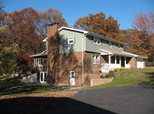 10852 E Fairview Dr, Effingham, IL 62401