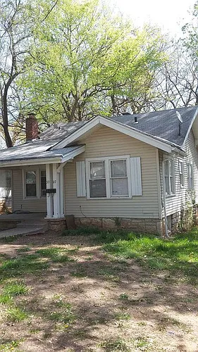 5707 Woodland Ave Photo 1