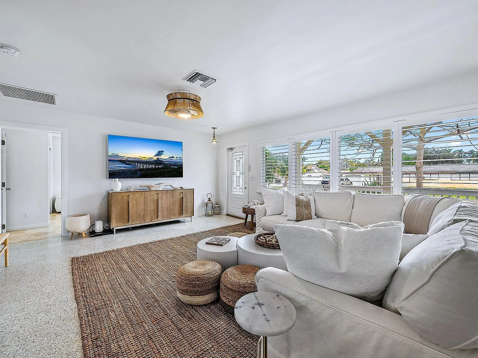 4 bed, 3.0 bath, 2068 sqft, $12,500 — Photo 4