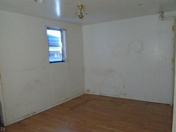 5th image of 426 Frankfort St