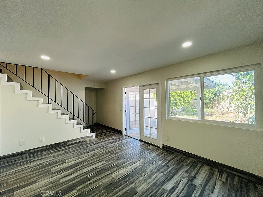 2 bed, 1.5 bath, 1000 sqft, $2,650 — Photo 2