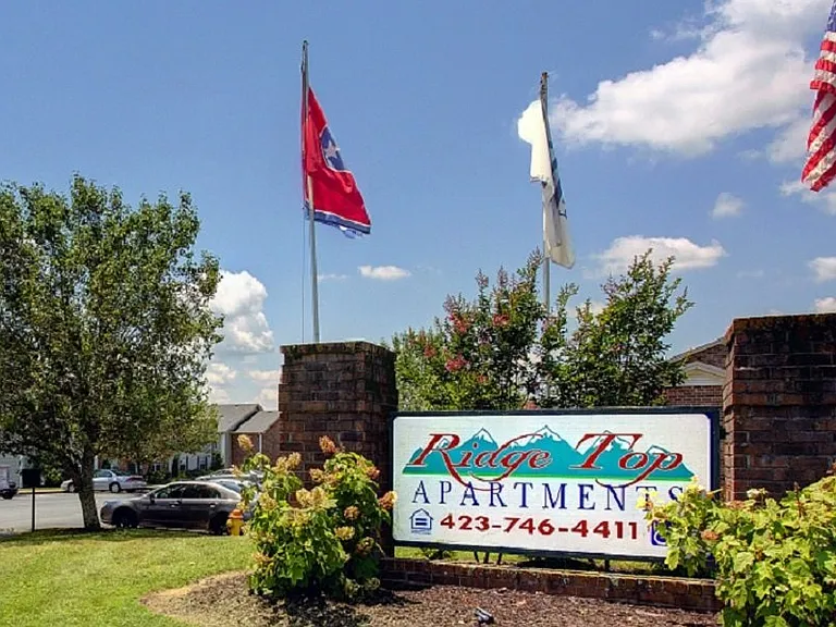 Ridgetop Apartments — Photo 1