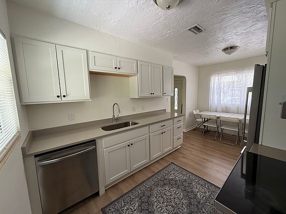 4th image of 1137 Patterson Dr