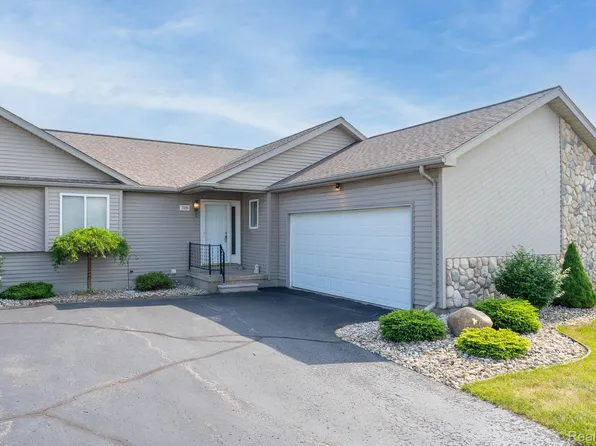 7275 Hawthorne Cir, Goodrich, MI 48438