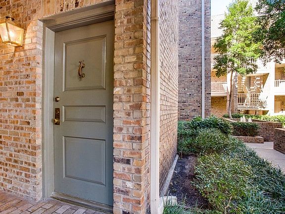 4th image of 4212 Lomo Alto Dr APT 104