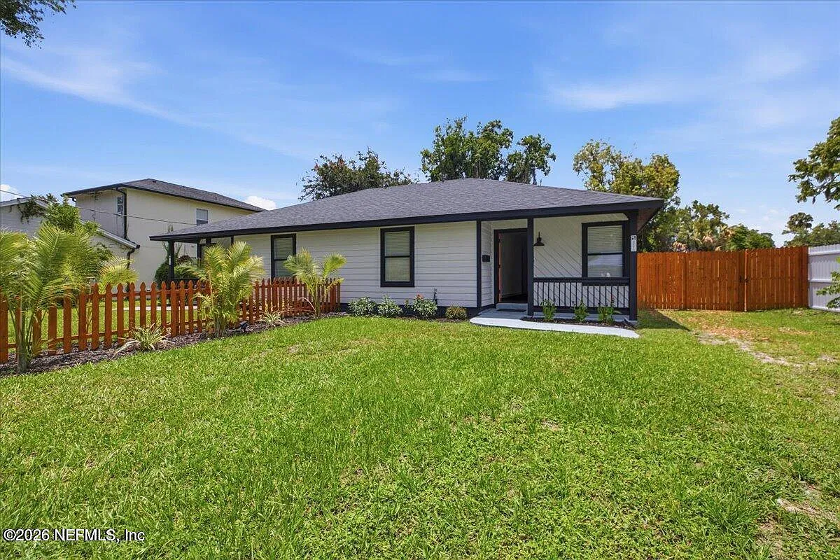 2 bed, 2.0 bath, 1000 sqft, $2,200 — Photo 1