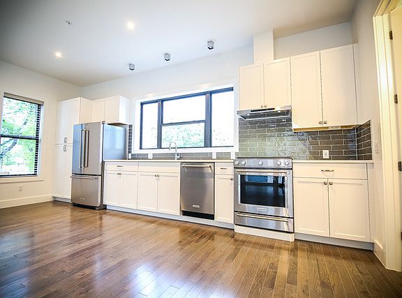 3rd image of 318 W Grayson St #501