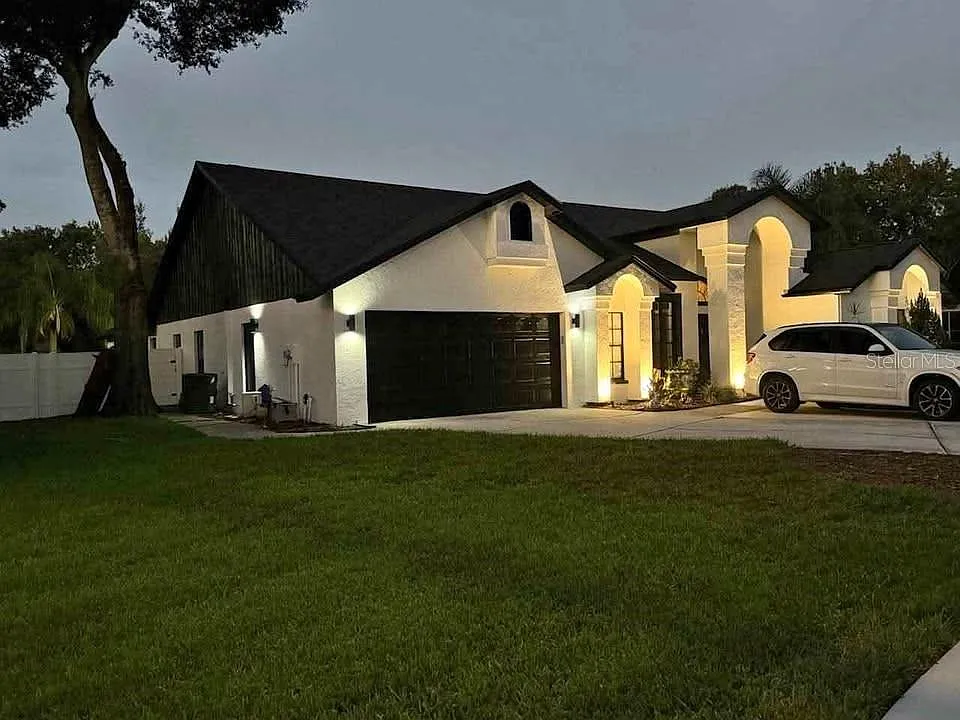 5 bed, 3.0 bath, 3107 sqft, $5,400 — Photo 1