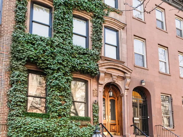 452 West 44th Street image 1 of 8