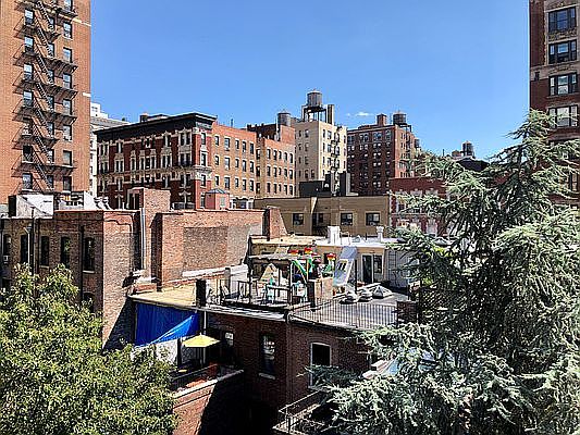 4th image of 330 W 85th St #5D