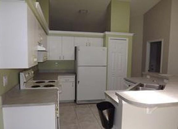 5th image of 427 Evergreen St NE