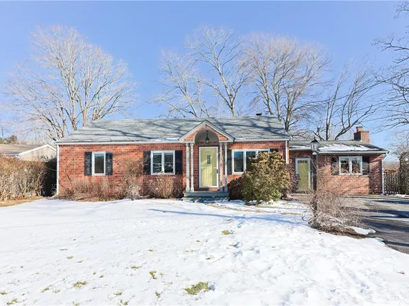 16 Joy St, Barrington, RI 02806