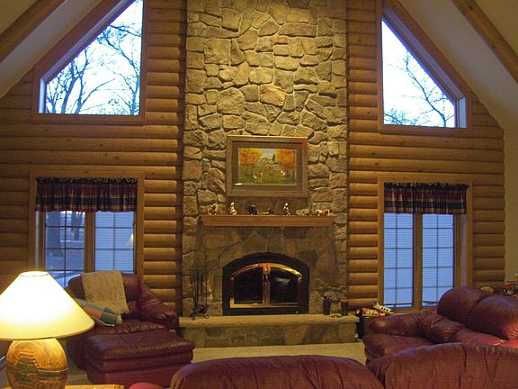 Living Room/Fireplace