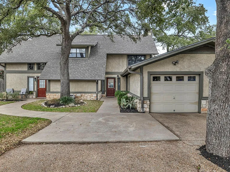 4010 Cima Serena Dr #B — Photo 1